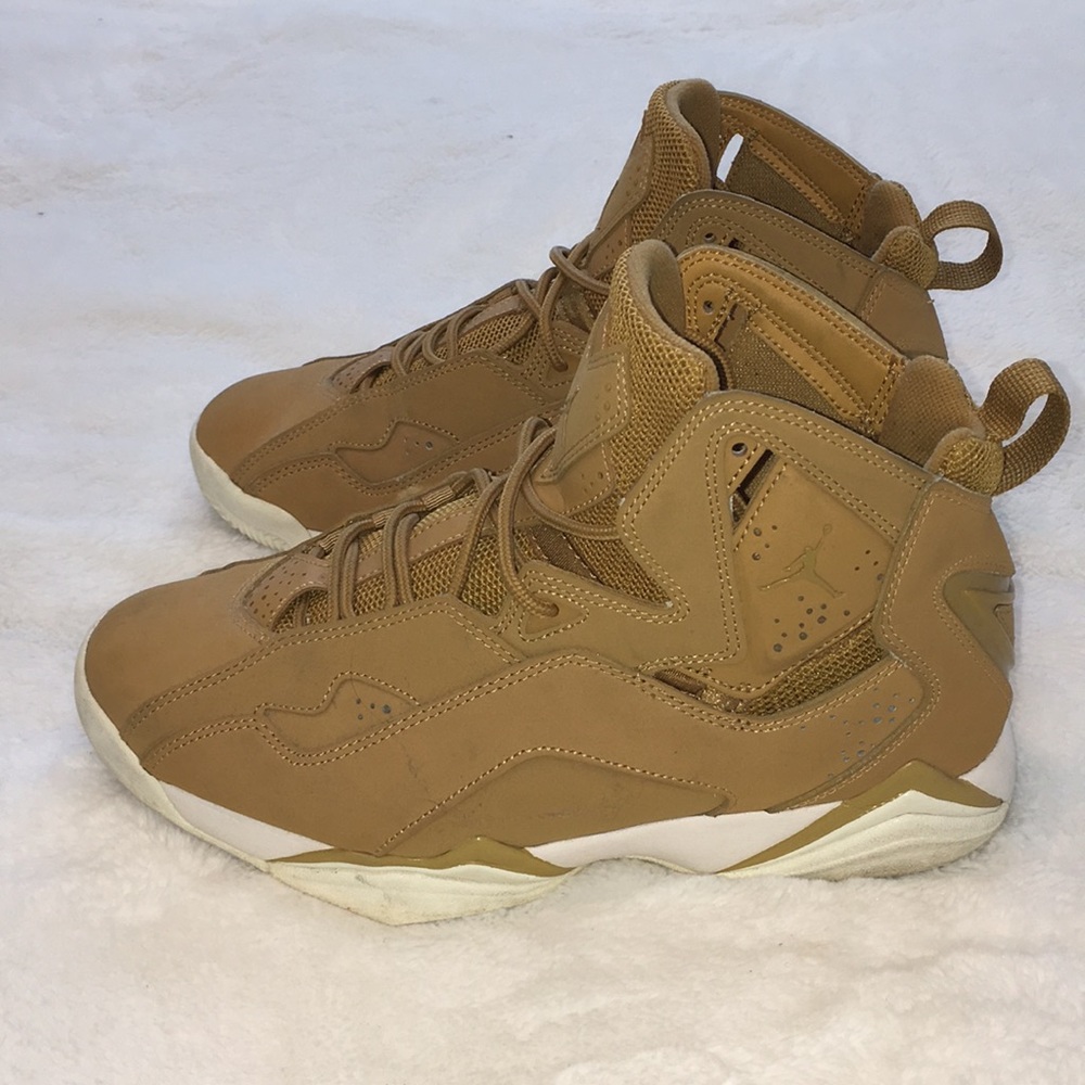 Jordan true flight golden harvest